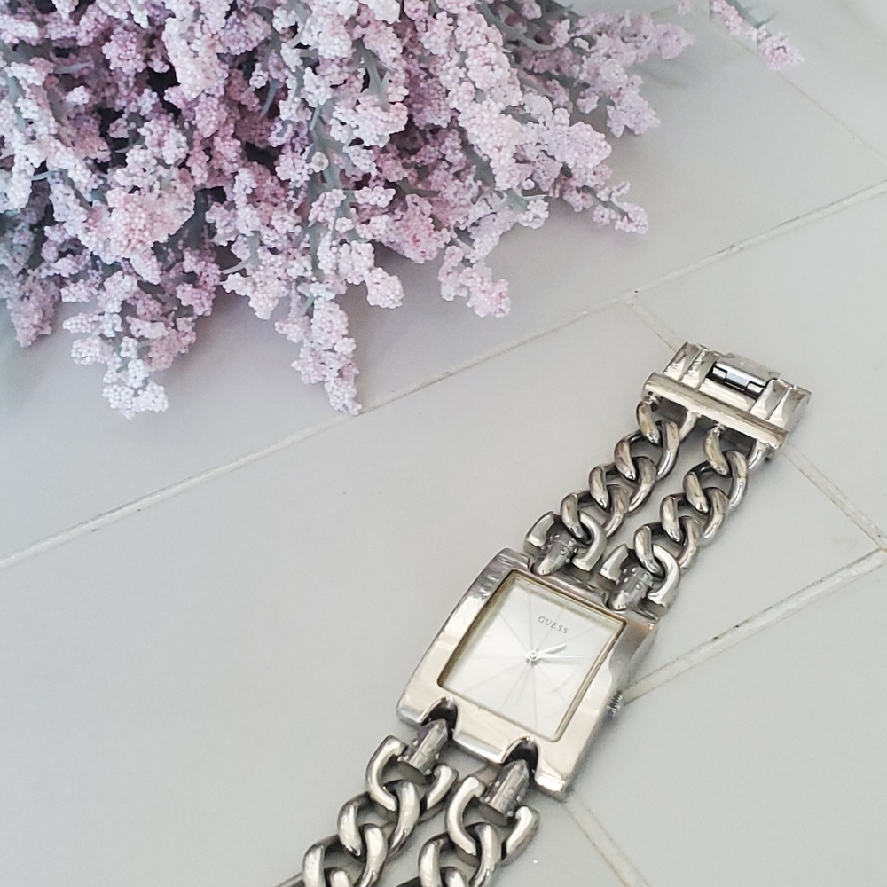 GUESS Silver Watch - Picture 1 of 5